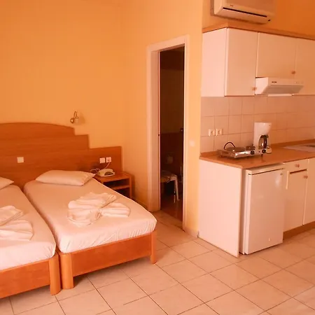 Golden Apartmanhotel 2*